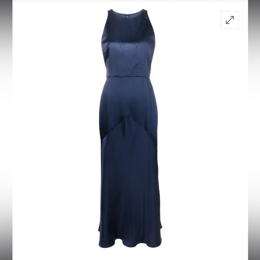 12 STOREEZ
Sleeveless Silk Dress